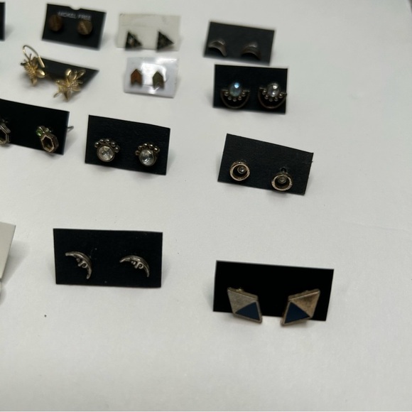 16 pair Earring bundle - Picture 5 of 6